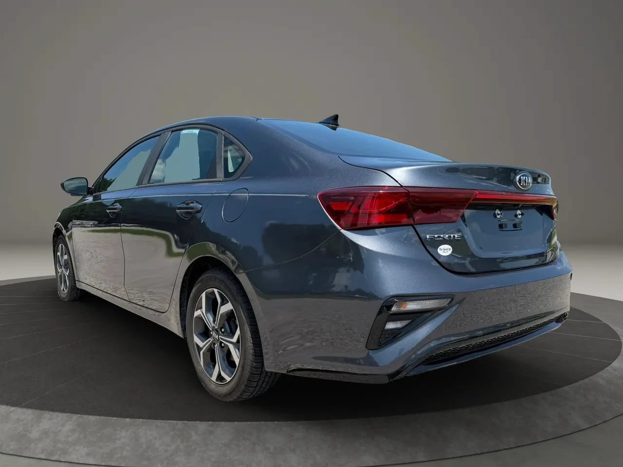 Used 2020 Kia Forte LXS FWD image 3