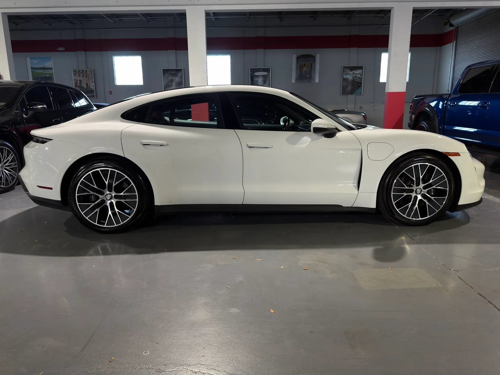 Used 2022 Porsche Taycan RWD image 41