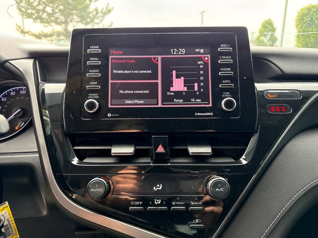 Used 2021 Toyota Camry SE FWD image 21