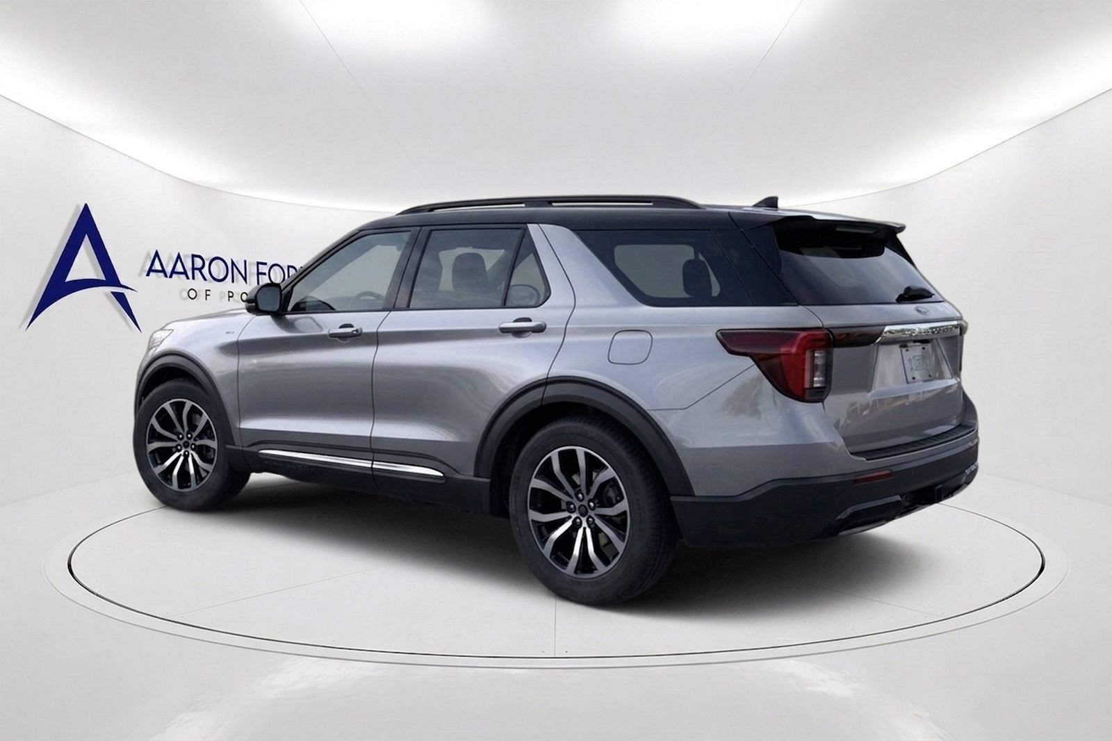 New 2025 Ford Explorer ST-Line w/ Premium Package RWD image 4