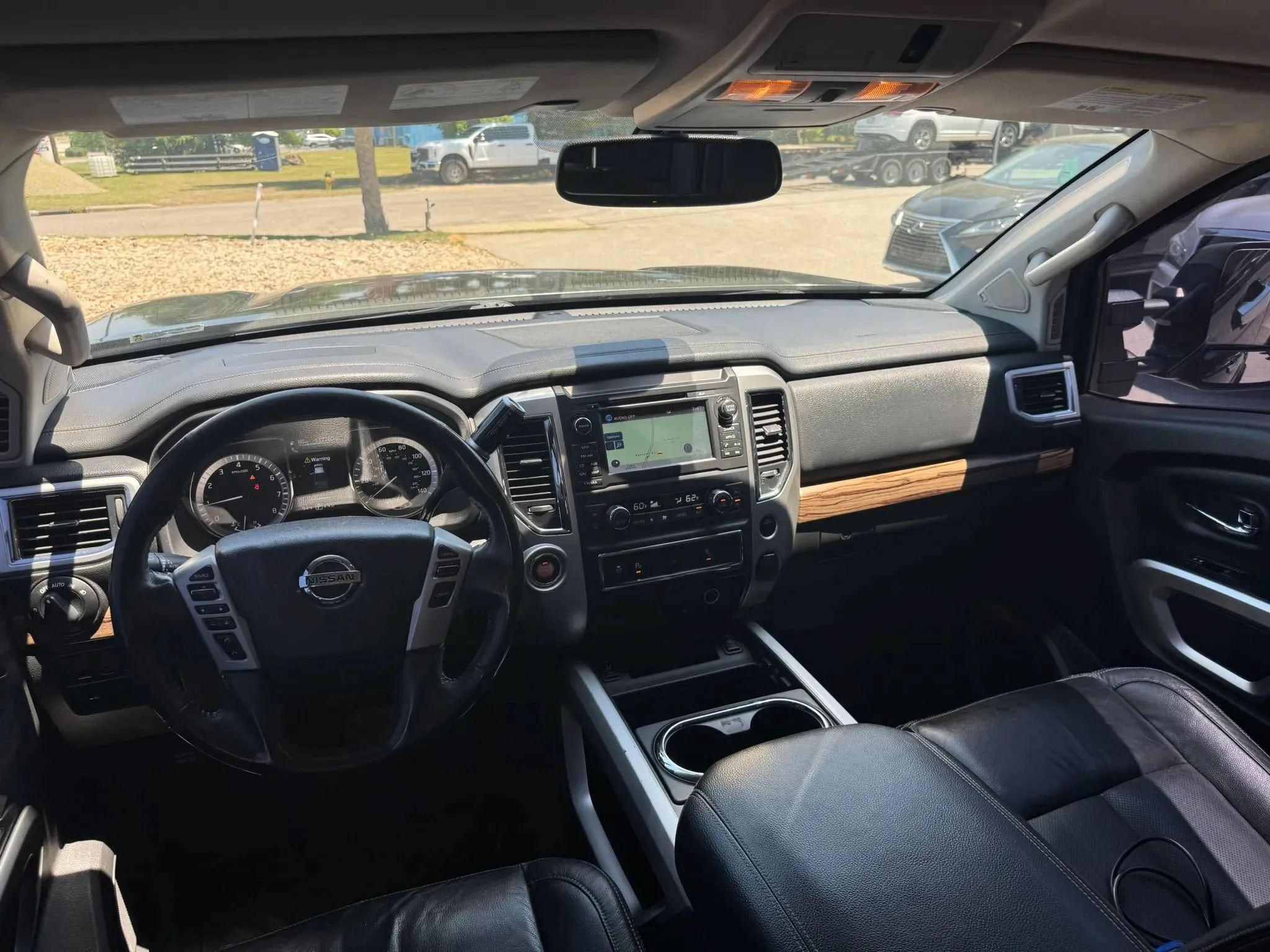 Used 2017 Nissan Titan SL w/ SL Towing Convenience Package RWD image 24