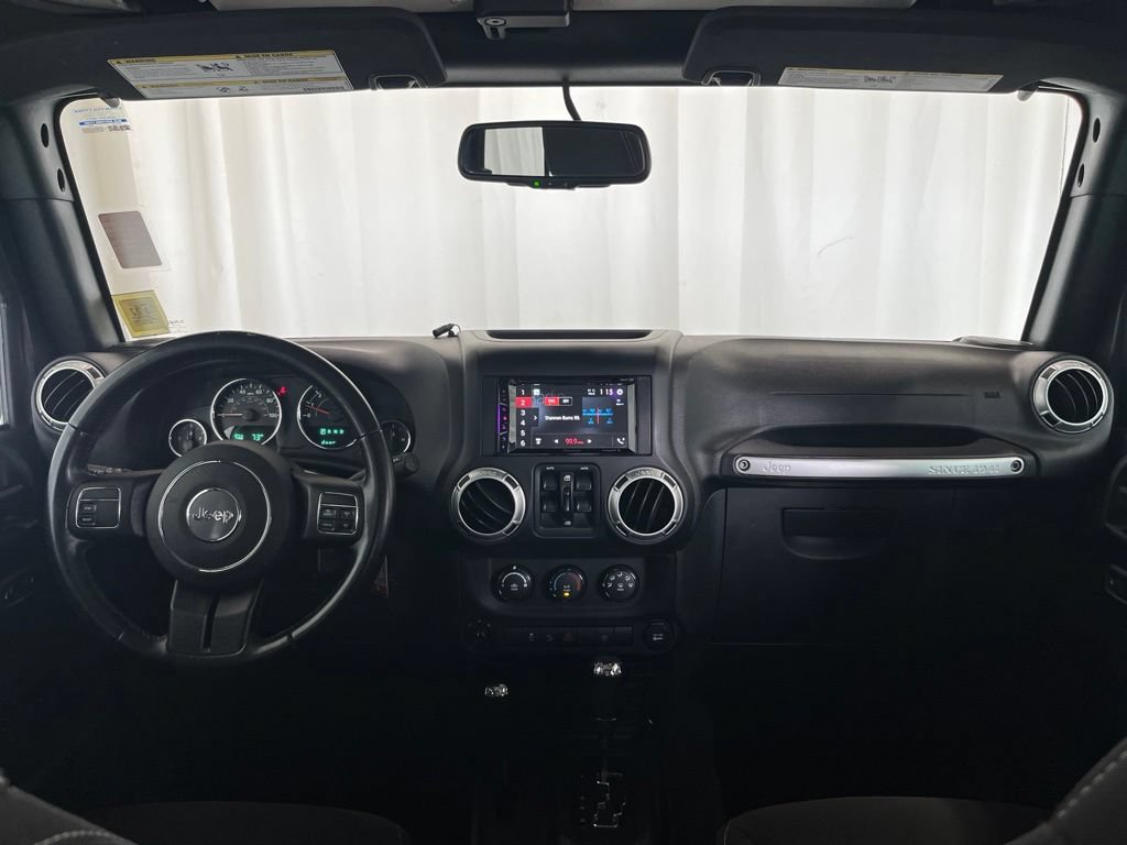 Used 2018 Jeep Wrangler Unlimited Sahara AWD/4WD image 9
