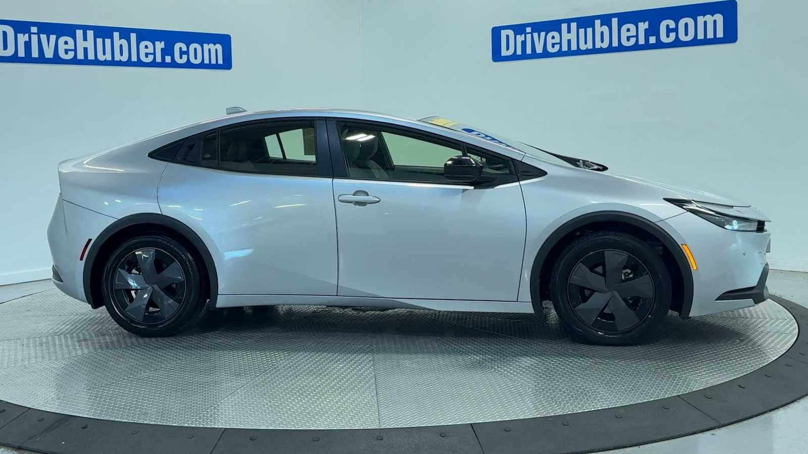 Used 2023 Toyota Prius LE FWD image 8