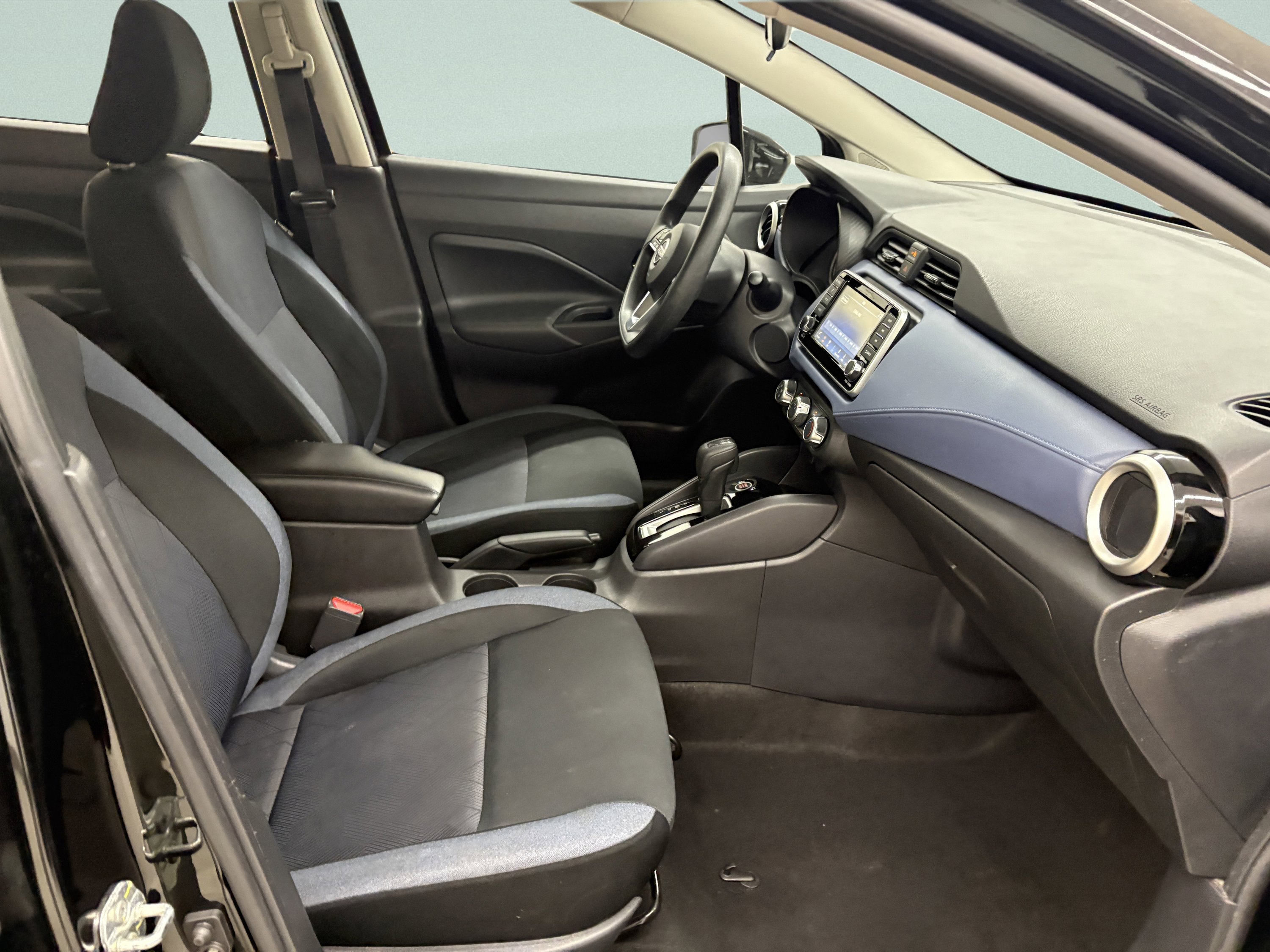 Used 2023 Nissan Versa SV image 20