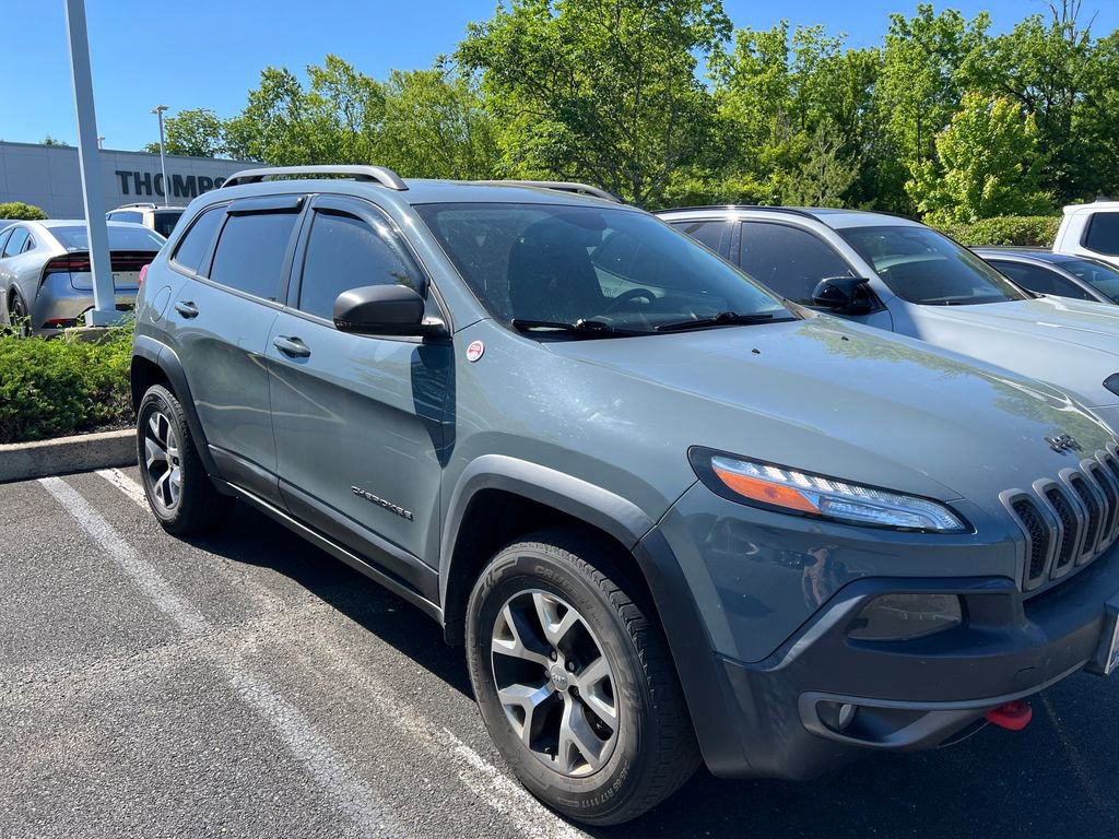 Used 2015 Jeep Cherokee Trailhawk w/ Comfort/Convenience Group AWD/4WD image 2