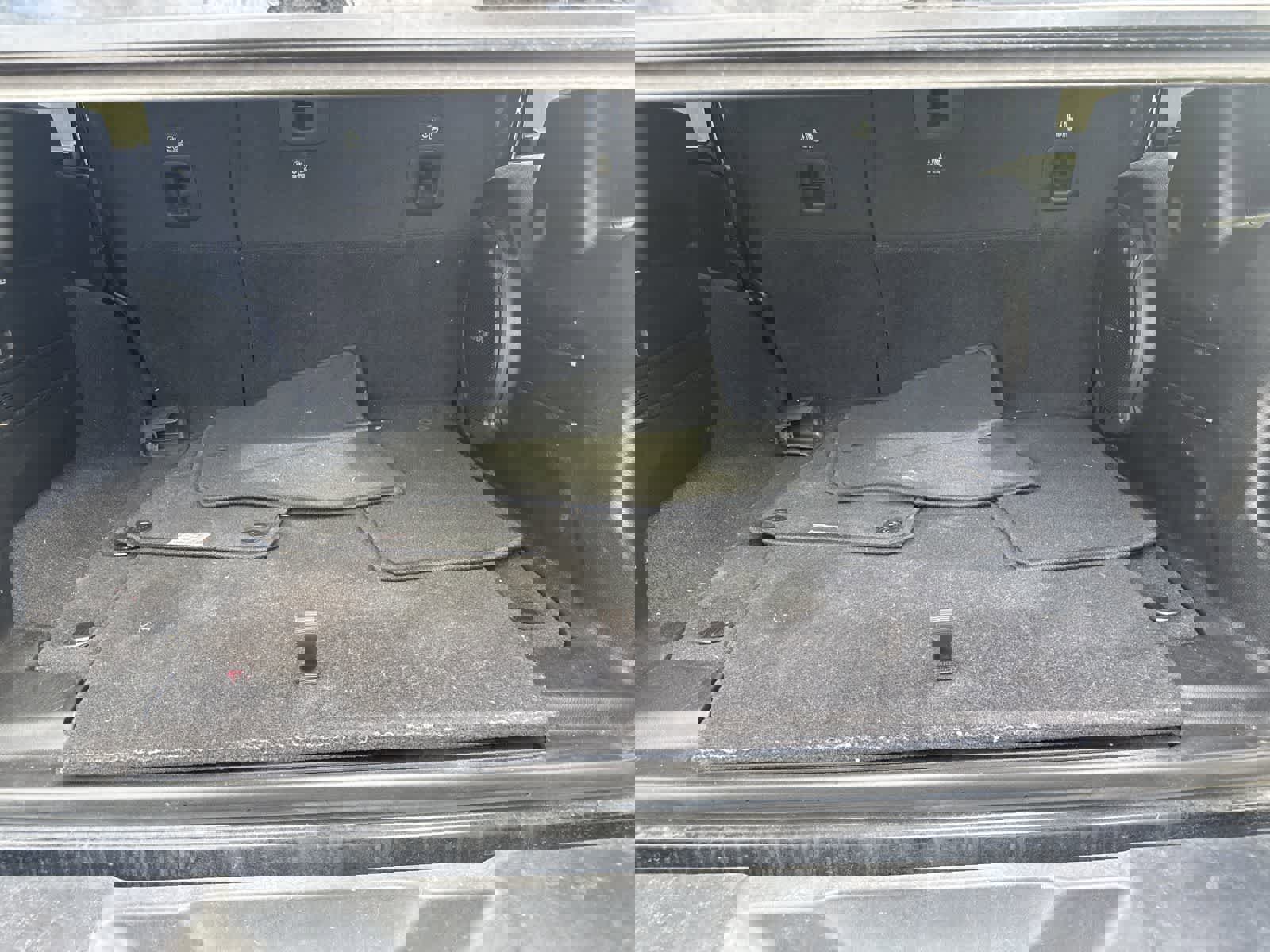 Used 2021 Jeep Wrangler Unlimited Rubicon w/ Xtreme Recon 35" Tire Package image 13