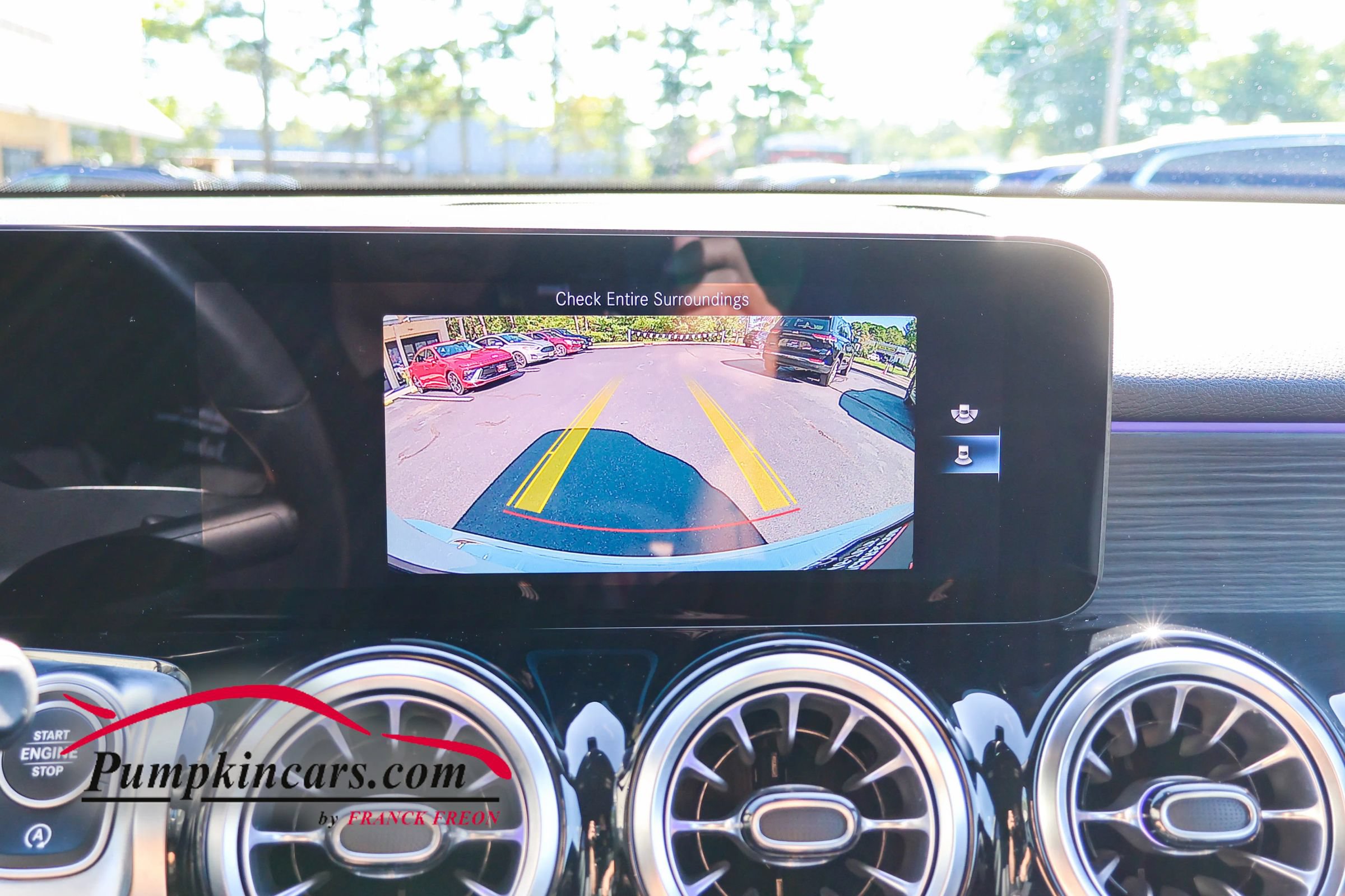 Used 2023 Mercedes-Benz GLB 250 4MATIC w/ Premium Package image 29