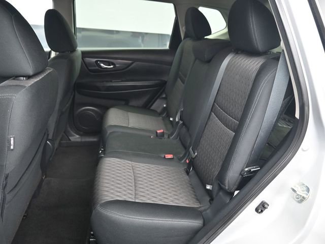 Used 2019 Nissan Rogue SV w/ Premium Package image 12