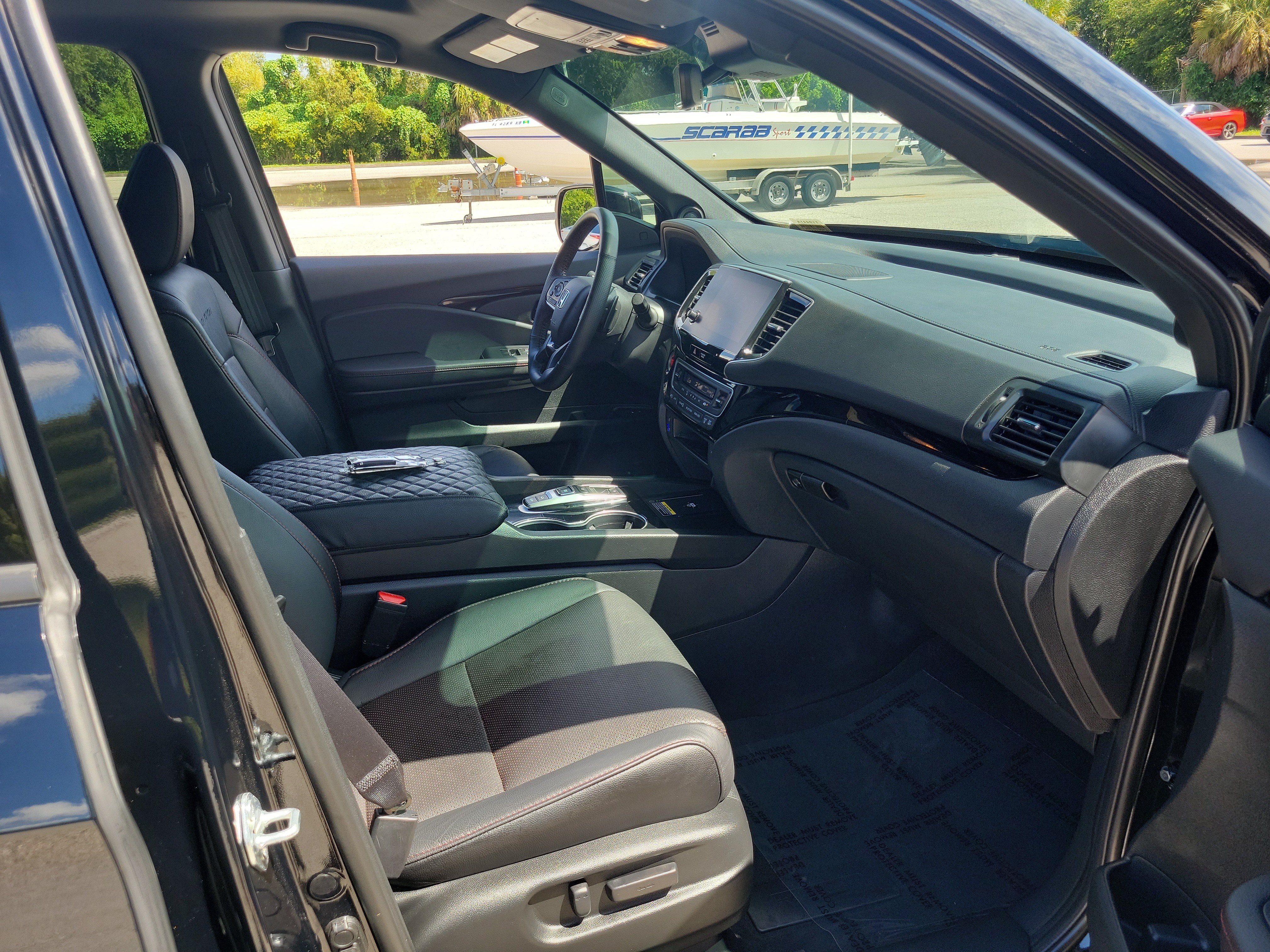 Used 2025 Honda Passport Black Edition image 32