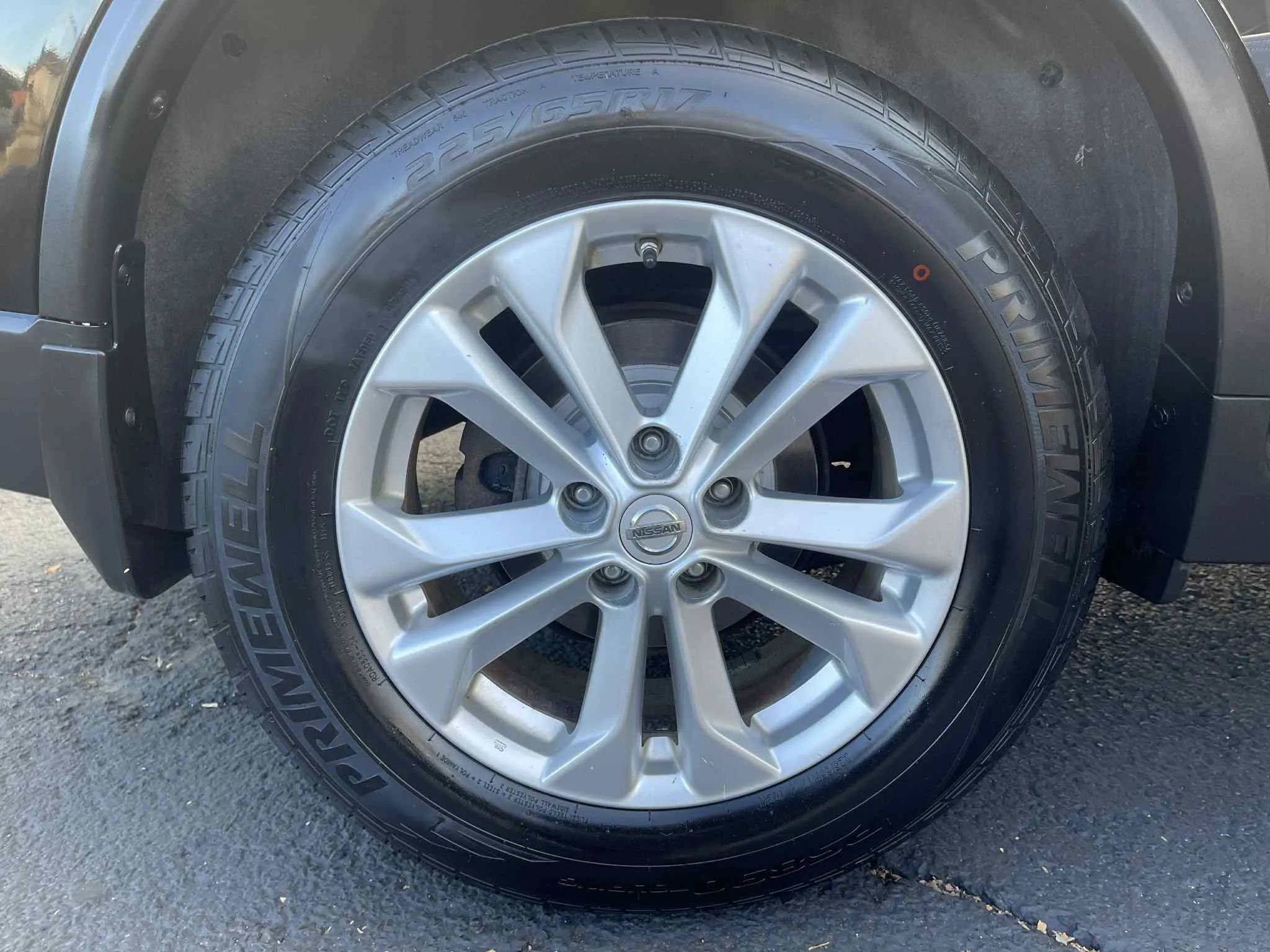 Used 2015 Nissan Rogue SV w/ SV Premium Package image 20