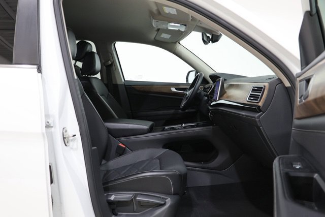 Used 2025 Volkswagen Atlas SE AWD/4WD image 37