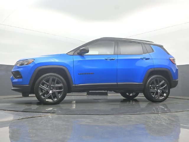 New 2026 Jeep Compass Limited w/ Sun, Sound & Navigation Group AWD/4WD image 44