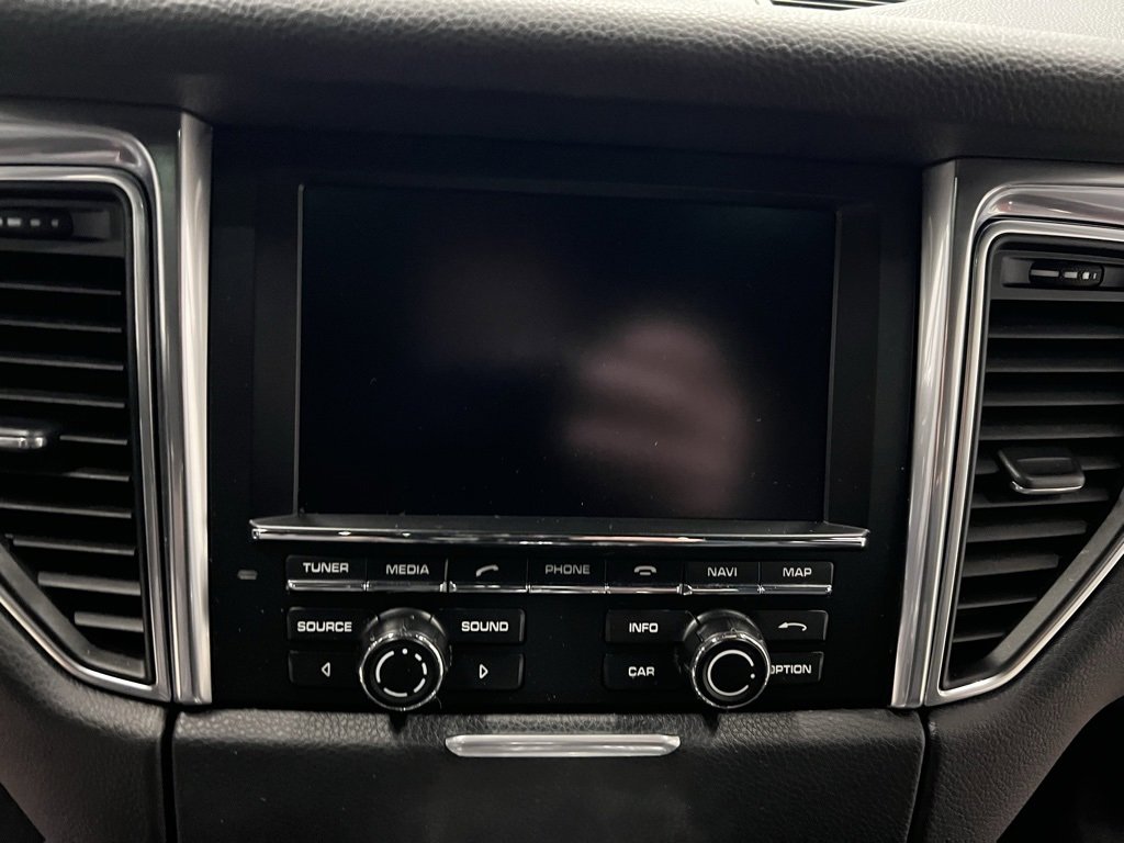 Used 2015 Porsche Macan S image 39