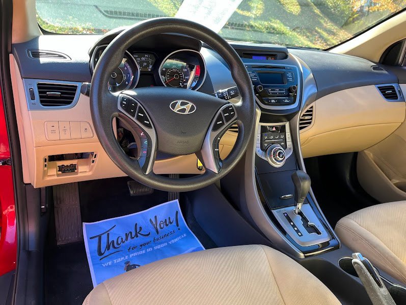 Used 2013 Hyundai Elantra GLS w/ Preferred Pkg image 10