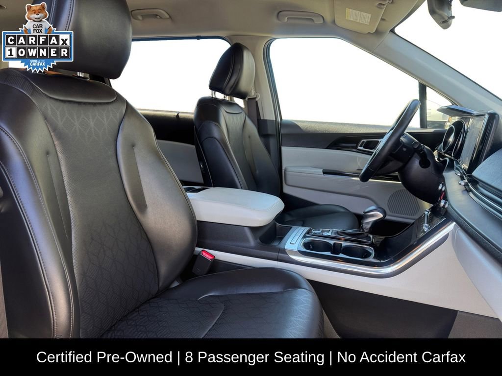Used 2024 Kia Carnival EX image 15
