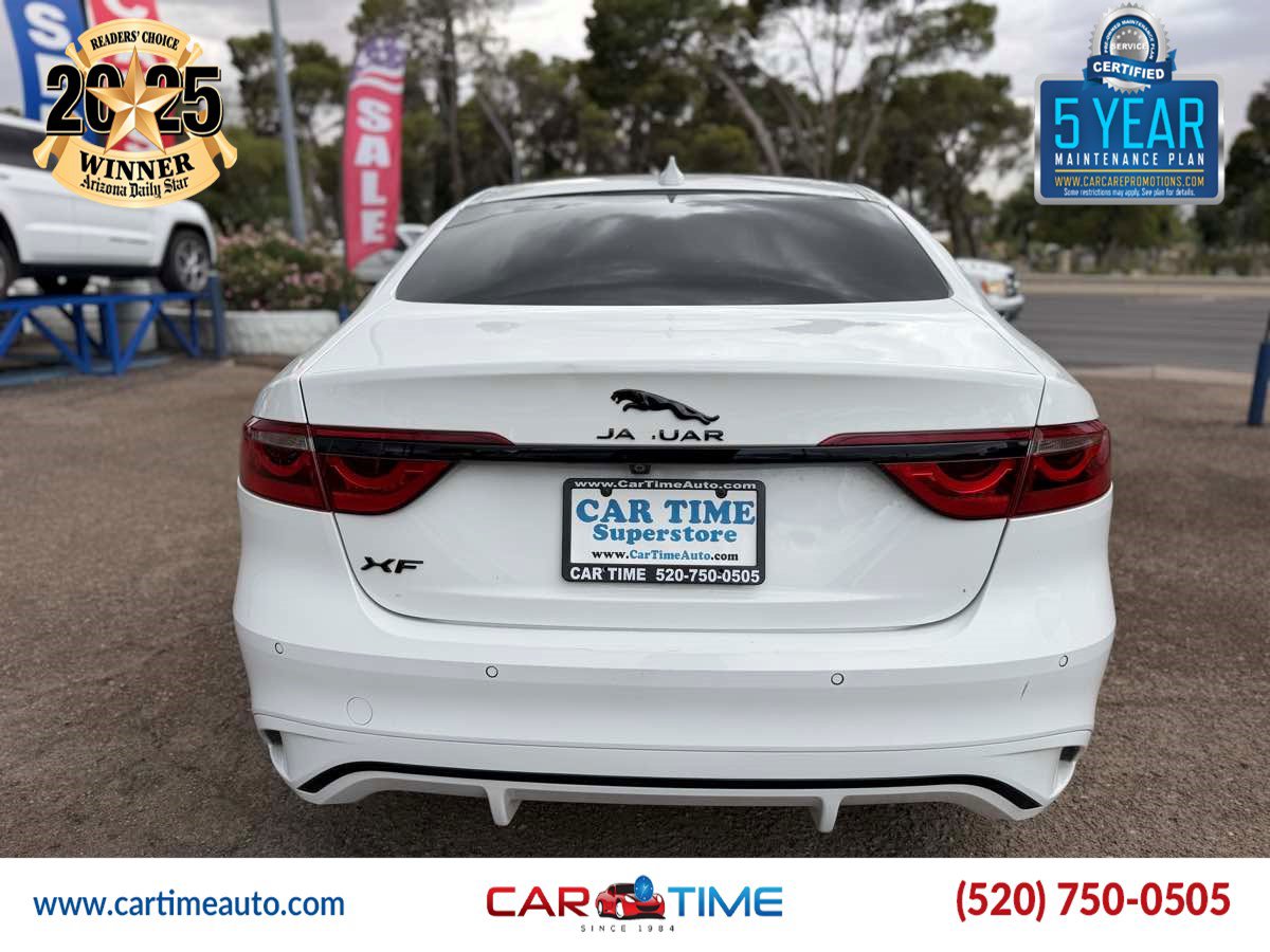 Used 2022 Jaguar XF SE RWD image 4