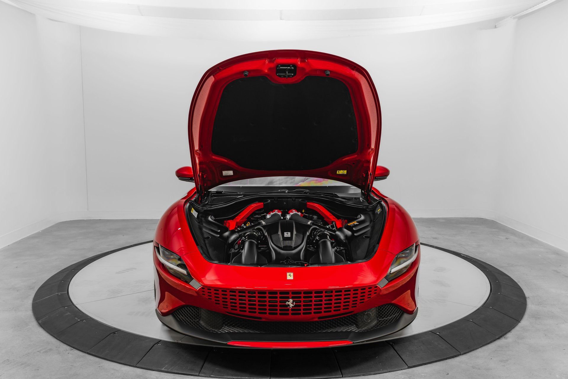 Certified 2025 Ferrari Roma Spider RWD image 79