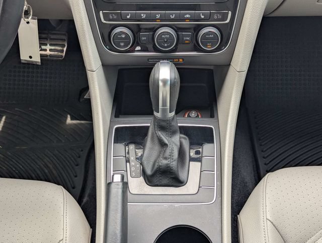 Used 2018 Volkswagen Passat 2.0T R-Line FWD image 17