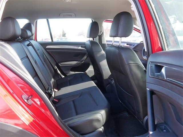 Used 2017 Volkswagen Golf Alltrack S image 19
