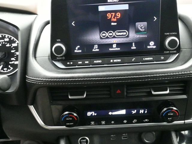 Used 2023 Nissan Rogue SV image 11