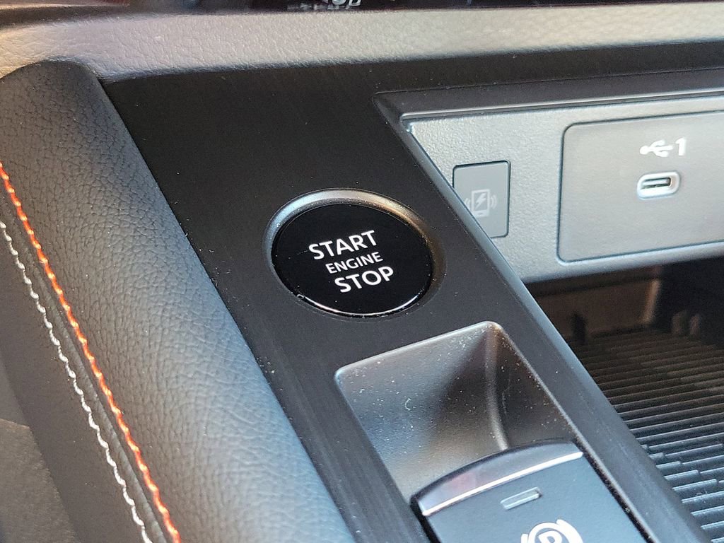 Certified 2025 Nissan Kicks SR image 8