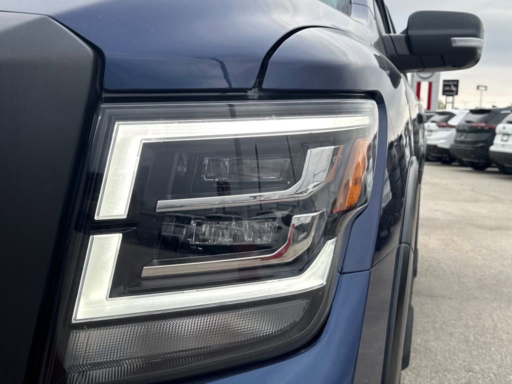 Used 2024 Nissan Titan PRO-4X w/ Pro-4x Convenience Package image 10