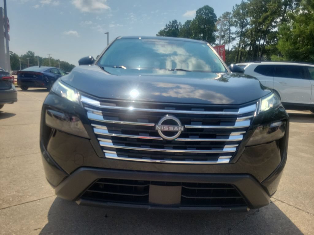 Used 2024 Nissan Rogue S FWD image 4