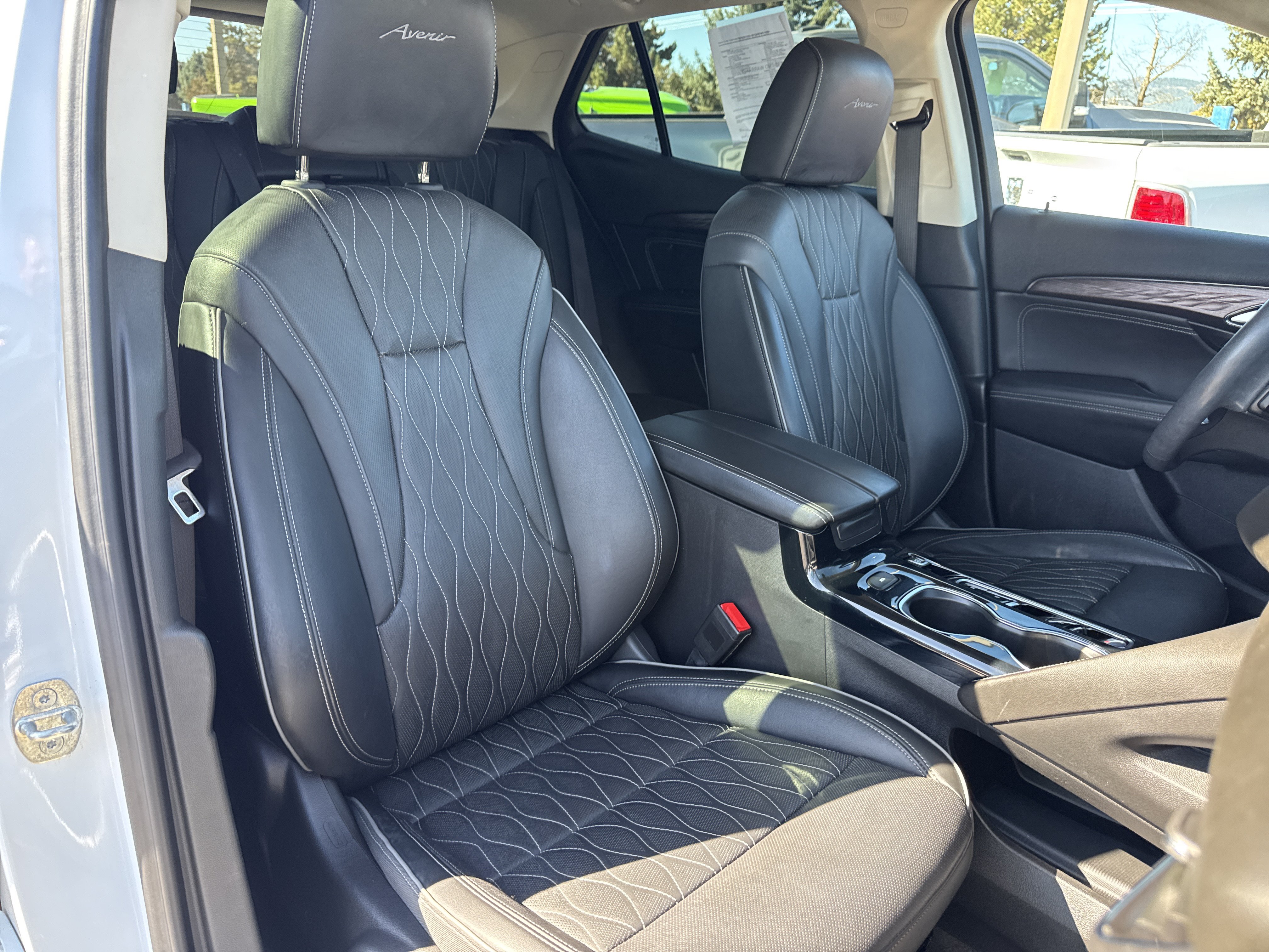 Used 2021 Buick Envision Avenir w/ Technology Package II AWD/4WD image 32