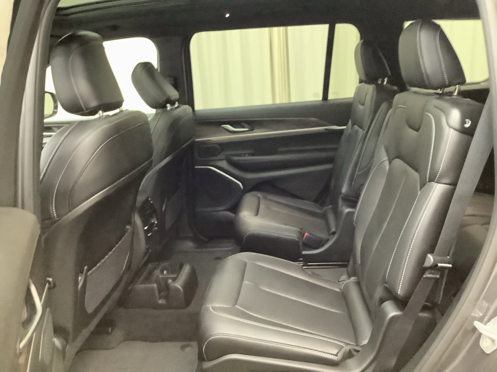 New 2026 Jeep Grand Cherokee L Limited w/ Limited Altitude Package AWD/4WD image 26
