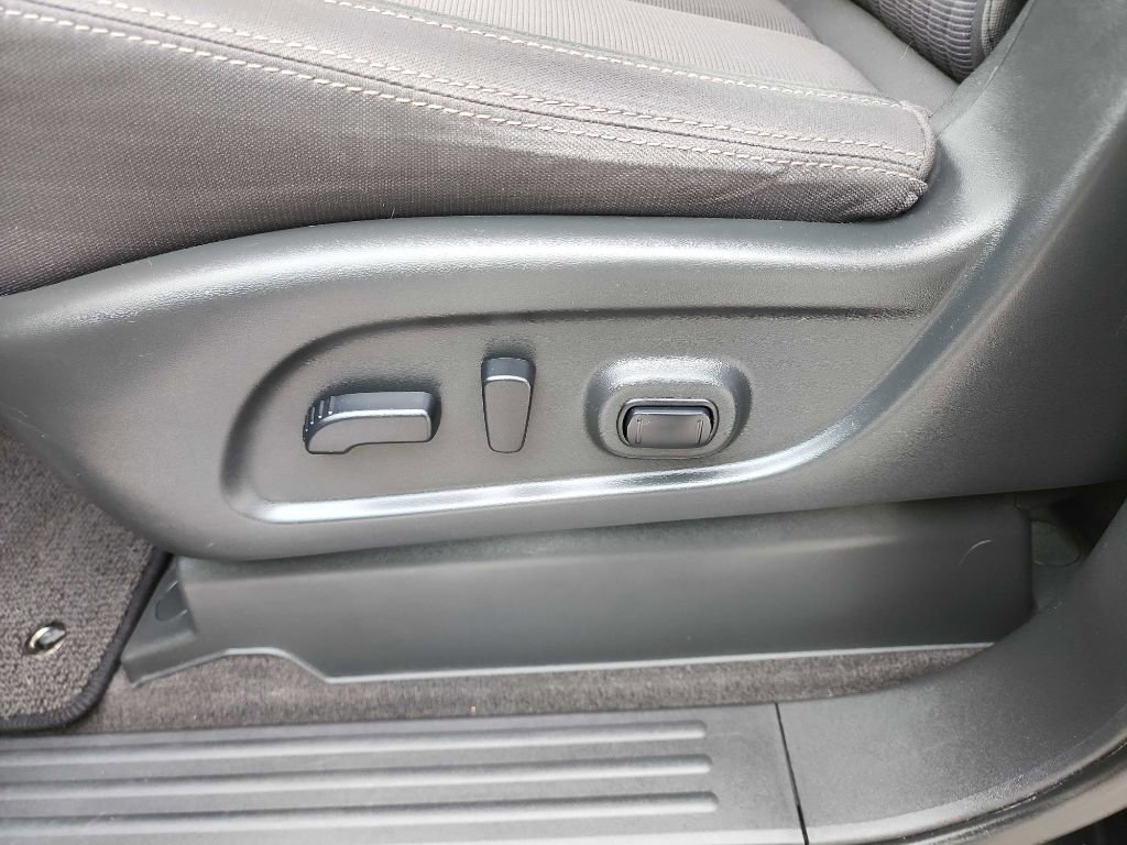 Used 2021 Nissan Titan SV w/ SV Convenience Package image 20