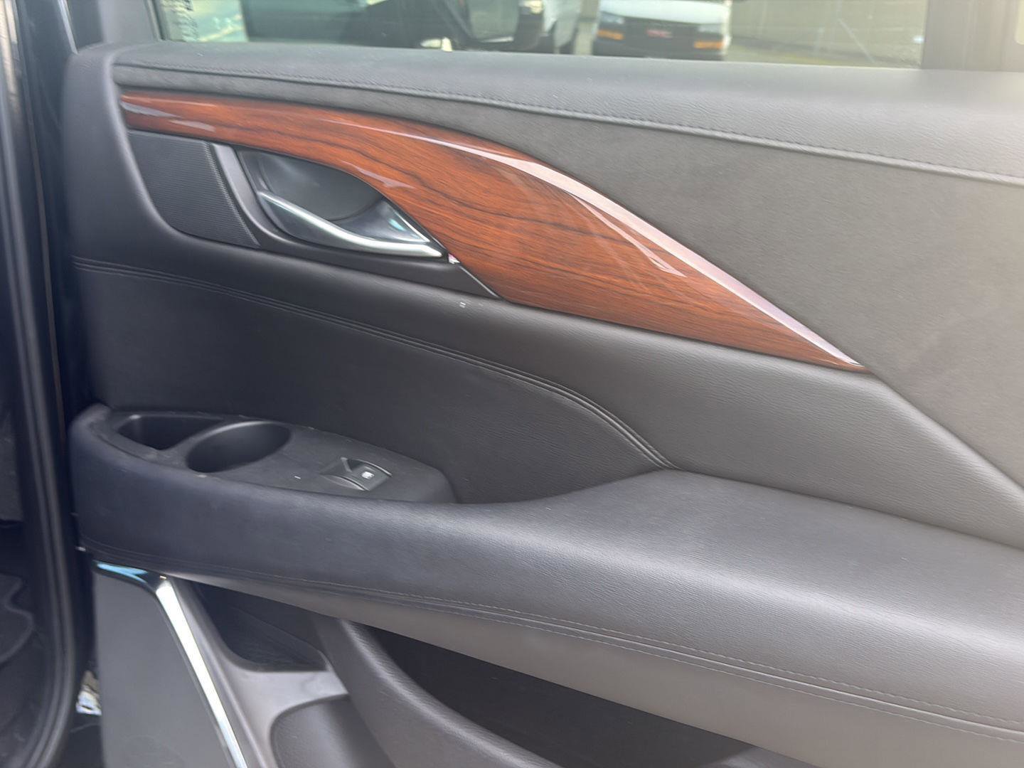 Used 2017 Cadillac Escalade Premium Luxury image 30