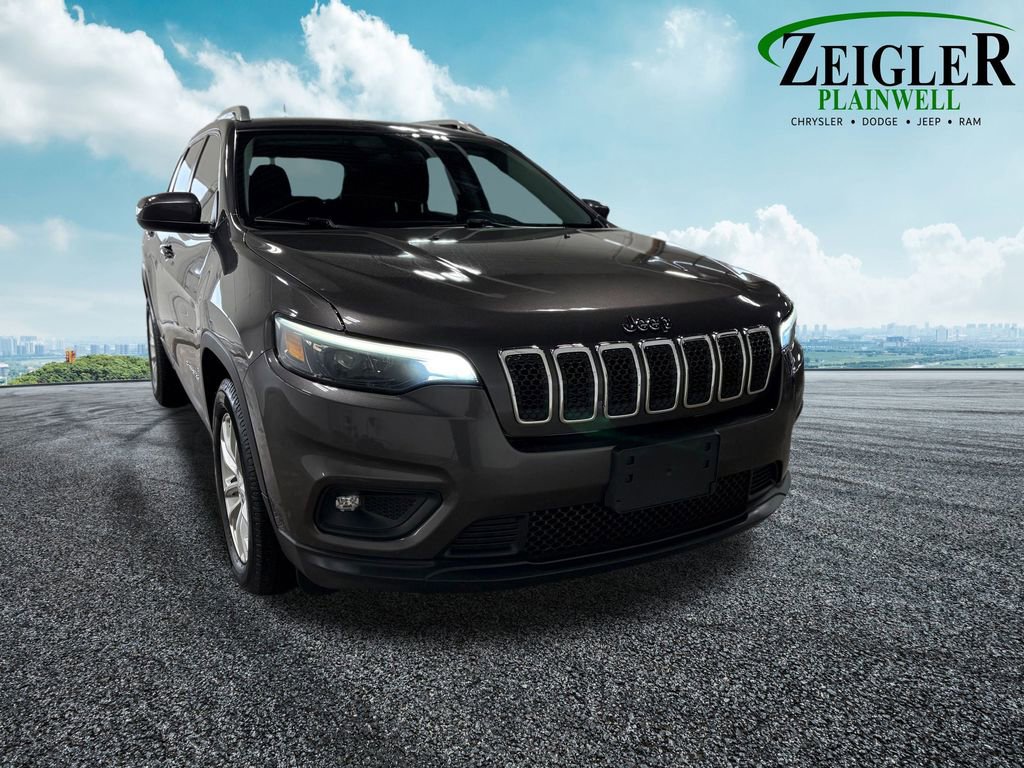 Used 2019 Jeep Cherokee Latitude w/ Cold Weather Group image 11
