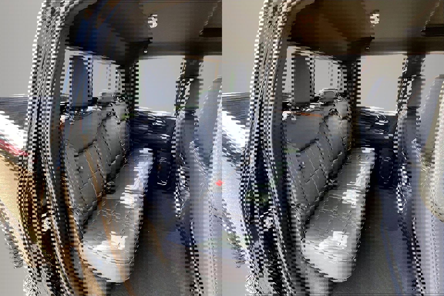 Used 2024 Chevrolet Silverado 3500 High Country w/ Technology Package image 26