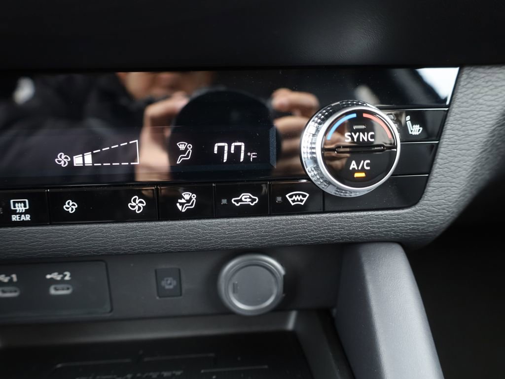 New 2025 Mitsubishi Outlander SE image 43