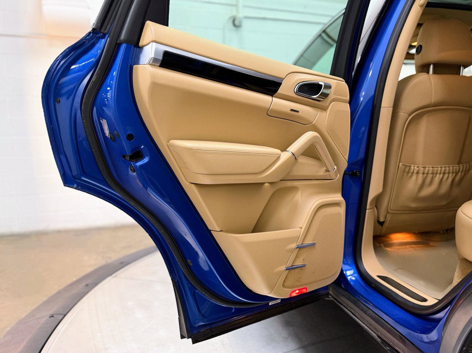 Used 2017 Porsche Cayenne S image 15