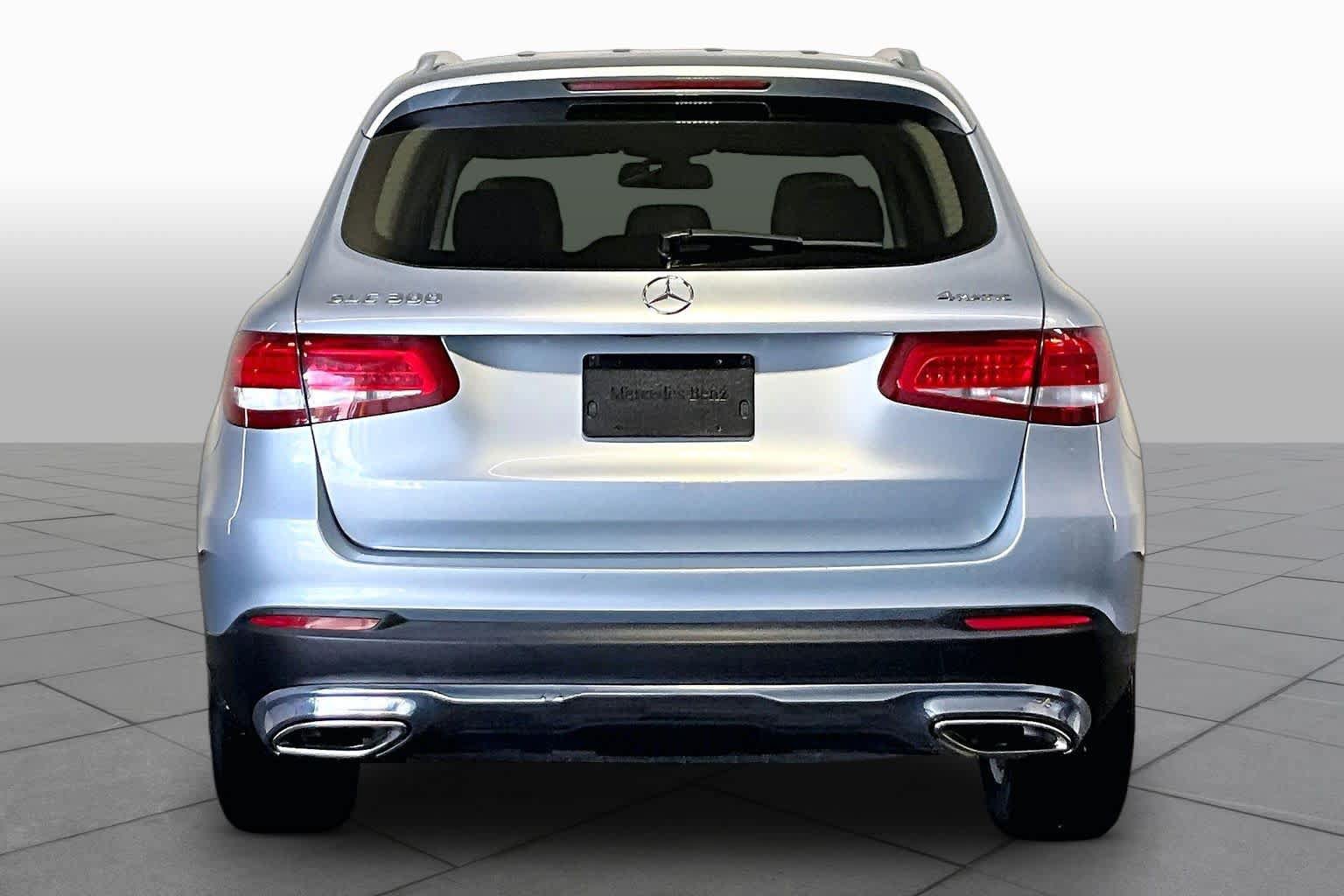 Used 2018 Mercedes-Benz GLC 300 4MATIC image 5