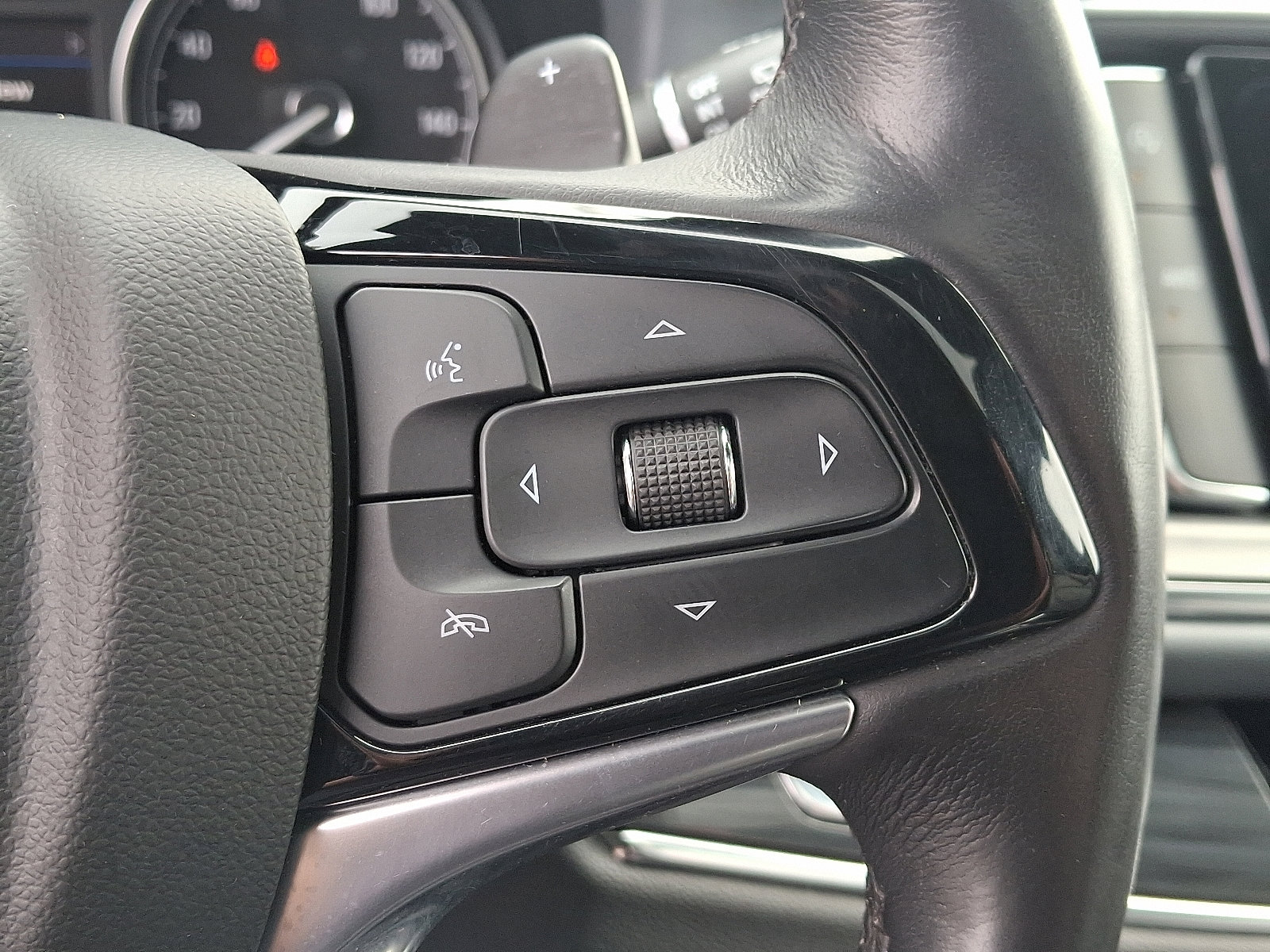 Used 2023 Buick Enclave Essence w/ Experience Buick Package image 24