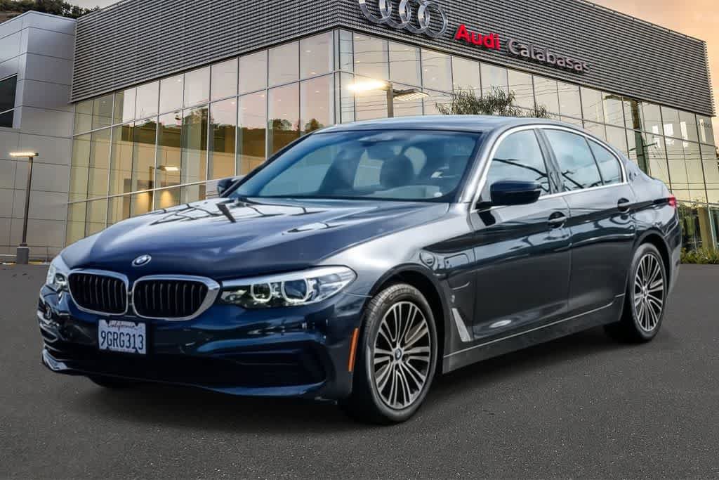 Used 2019 BMW 530e w/ Convenience Package RWD image 1