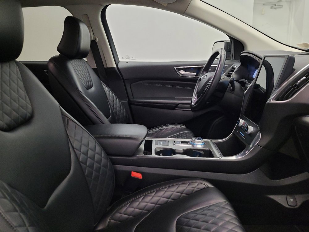 Used 2023 Ford Edge Titanium image 21