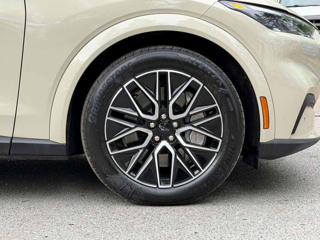 Certified 2025 Ford Mustang Mach-E Premium AWD/4WD image 9