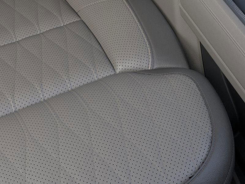 New 2025 Ford F250 Platinum w/ Platinum Plus Package image 16