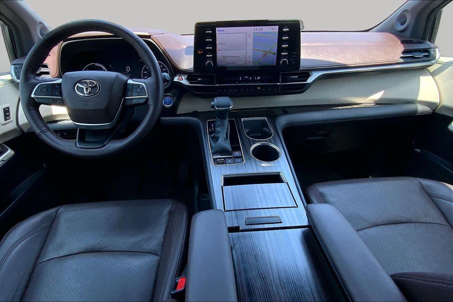 Used 2022 Toyota Sienna Platinum AWD/4WD image 15