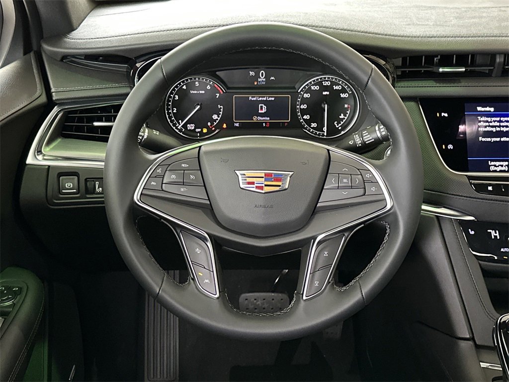 New 2025 Cadillac XT5 Luxury image 15