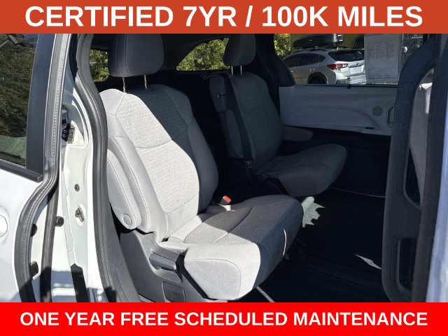 Used 2026 Toyota Sienna LE FWD image 11