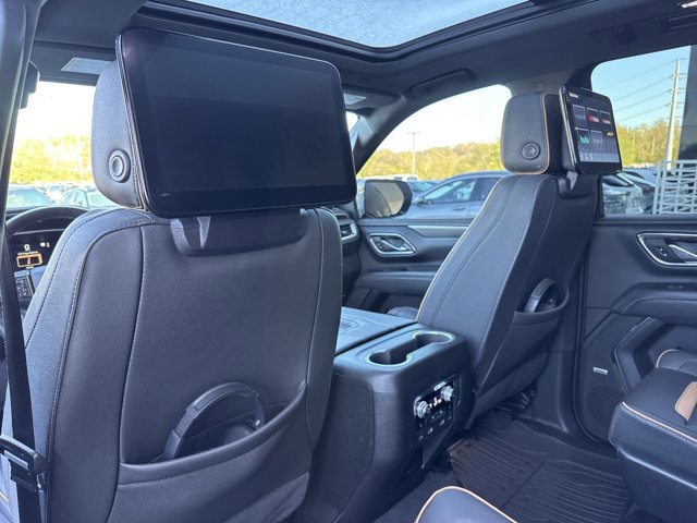 Used 2023 GMC Yukon XL AT4 w/ Technology Package image 7