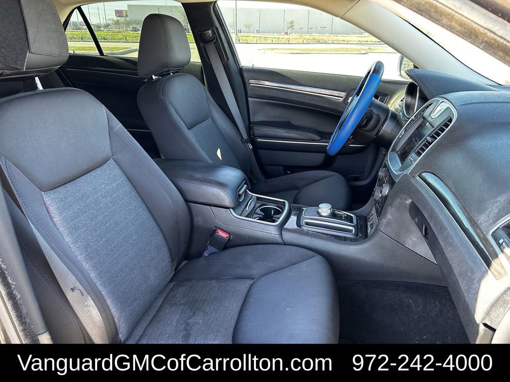 Used 2021 Chrysler 300 Touring w/ Sport Appearance Package image 26