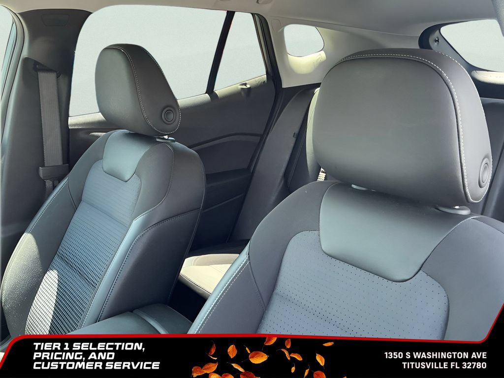 Used 2025 Chevrolet Trax LT w/ LT Convenience Package FWD image 21