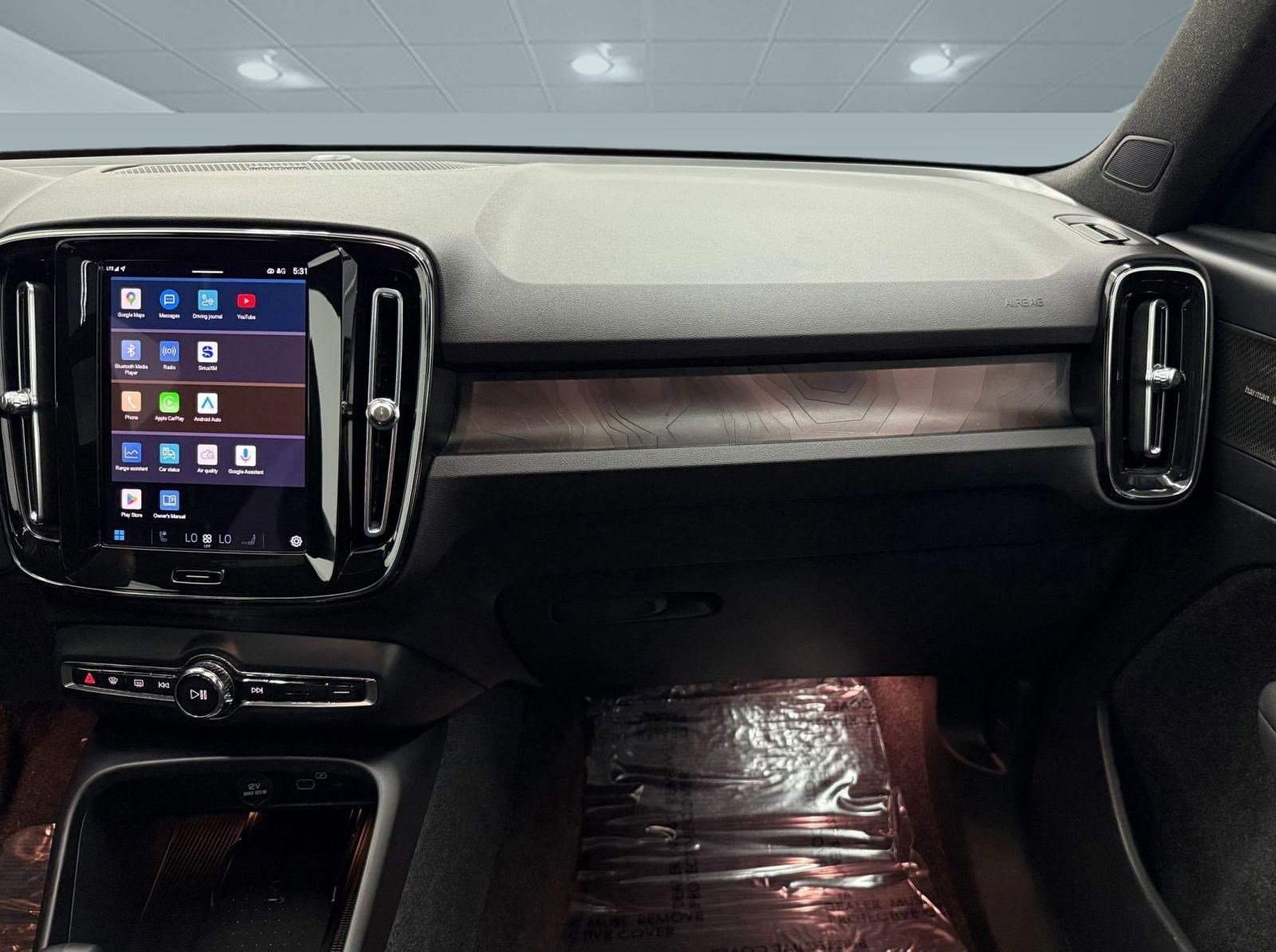 Used 2024 Volvo XC40 Recharge Ultimate w/ Protection Package Premier image 26