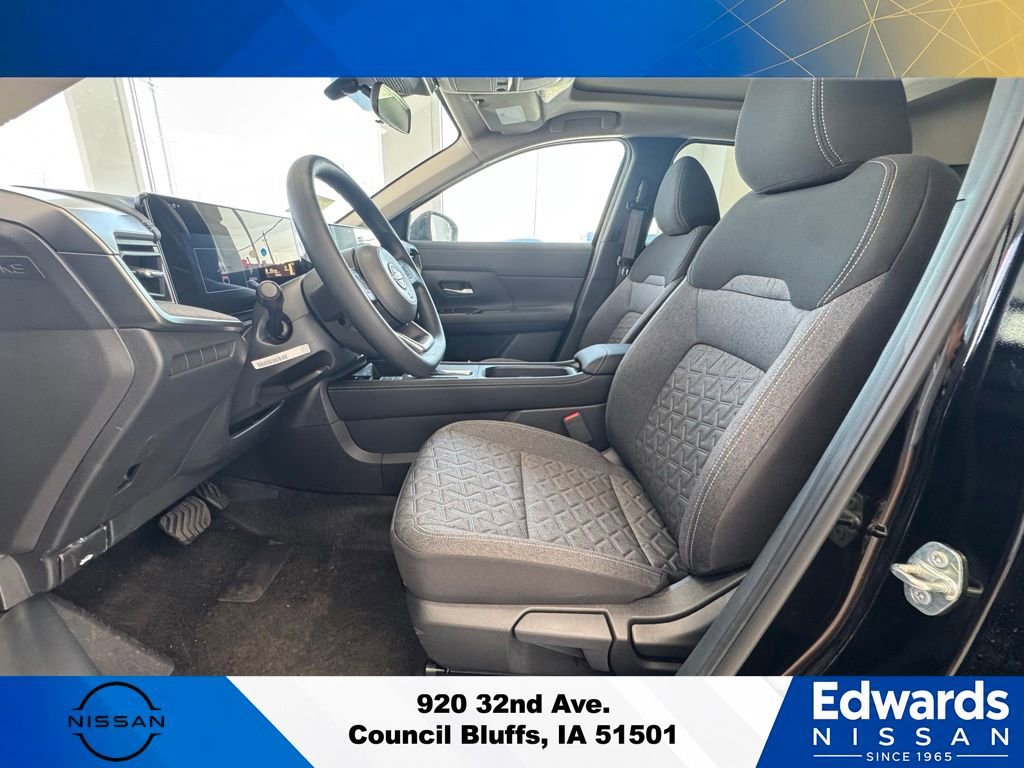 New 2025 Nissan Kicks SV w/ SV Premium Package AWD/4WD image 20
