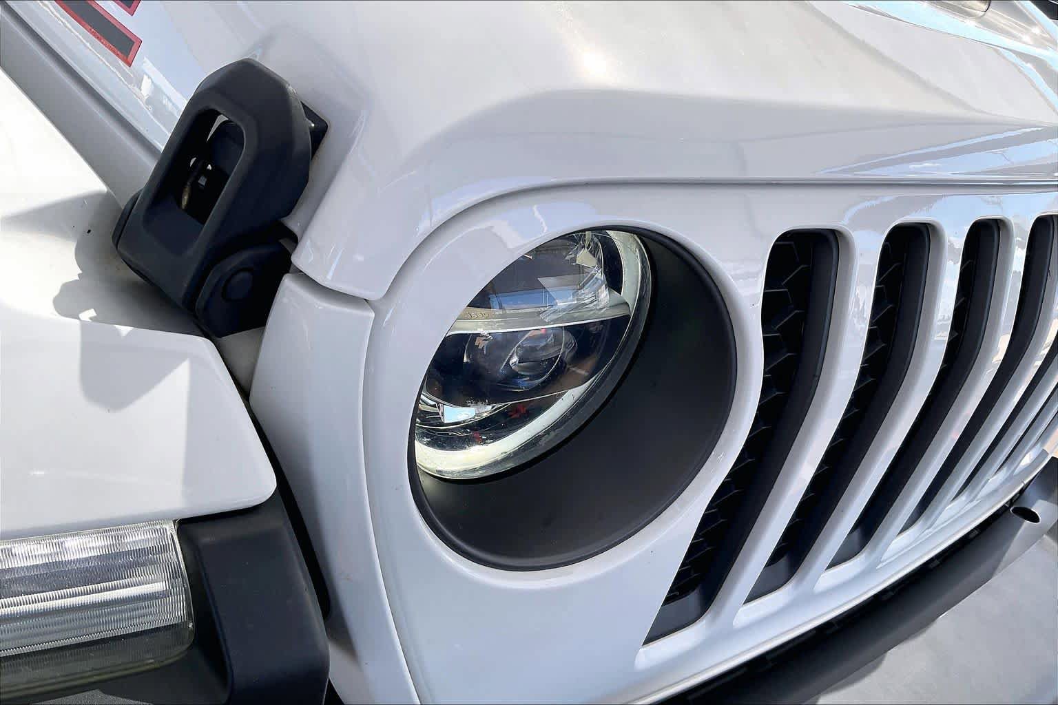 Used 2022 Jeep Gladiator Mojave w/ LED Lighting Group AWD/4WD image 27